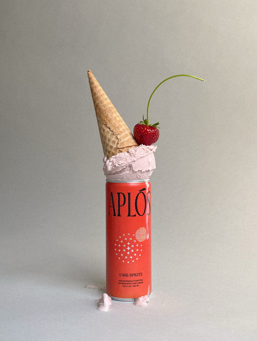  sparkling, non-alcoholic cocktail 