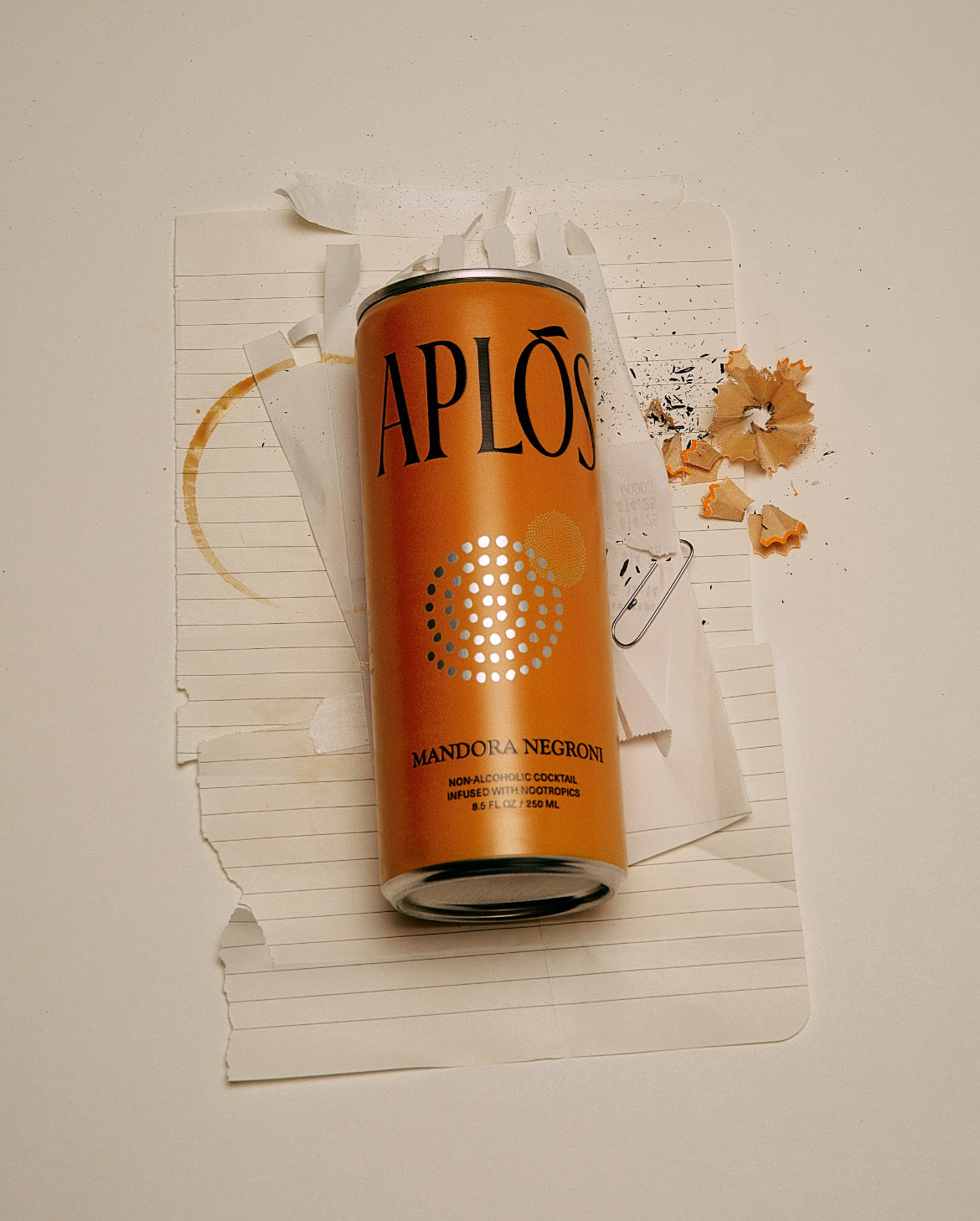 A sparkling, non-alcoholic cocktail infused with lion's mane, magnesium, and suntheanine. 