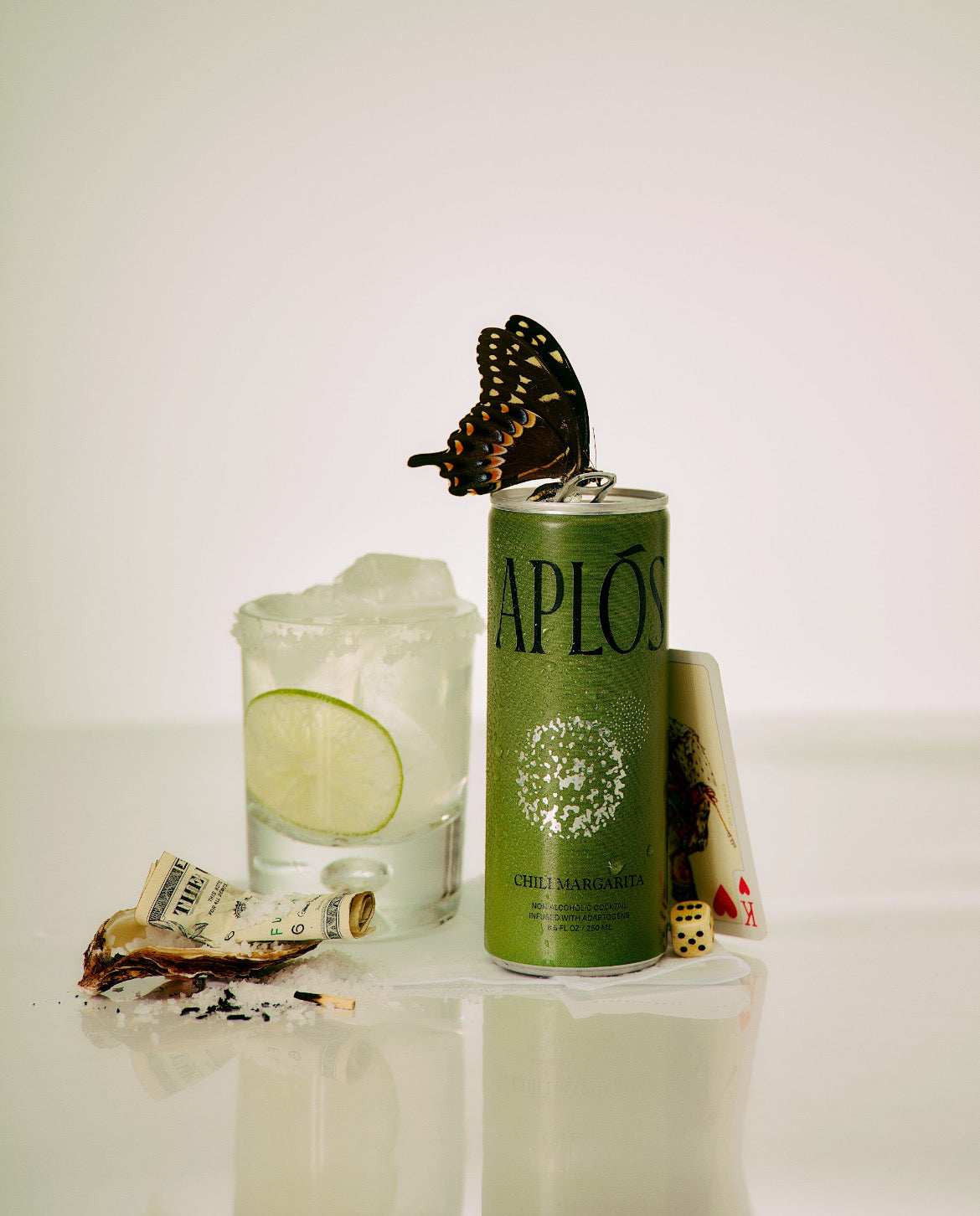 Aplos Non-alcoholic margarita with adaptogens